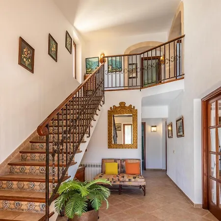 Lolivar Canaves By Vintage Travel Pollensa