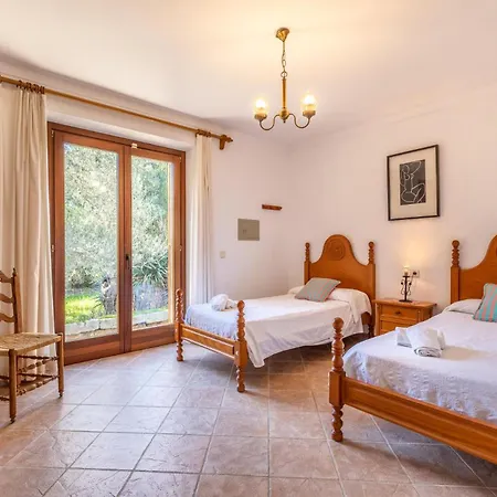 Lolivar Canaves By Vintage Travel * Pollença
