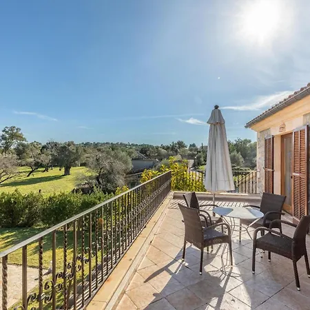 Lolivar Cánaves By Vintage Travel