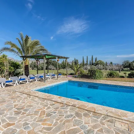 Lolivar Cánaves By Vintage Travel *