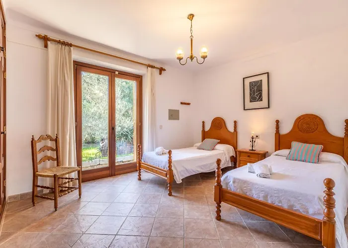 Lolivar Canaves By Vintage Travel * Pollensa