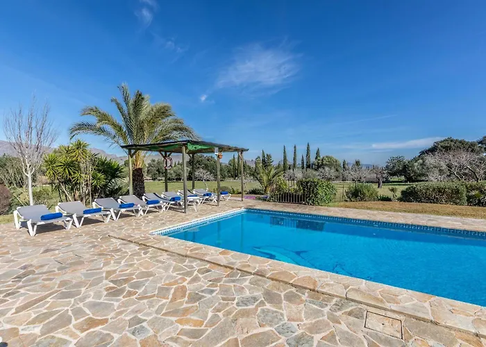 Lolivar Canaves By Vintage Travel *