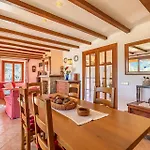 Lolivar Canaves By Vintage Travel *