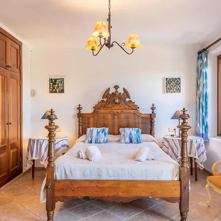 Lolivar Canaves Villa