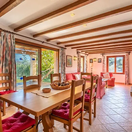 Lolivar Canaves Villa