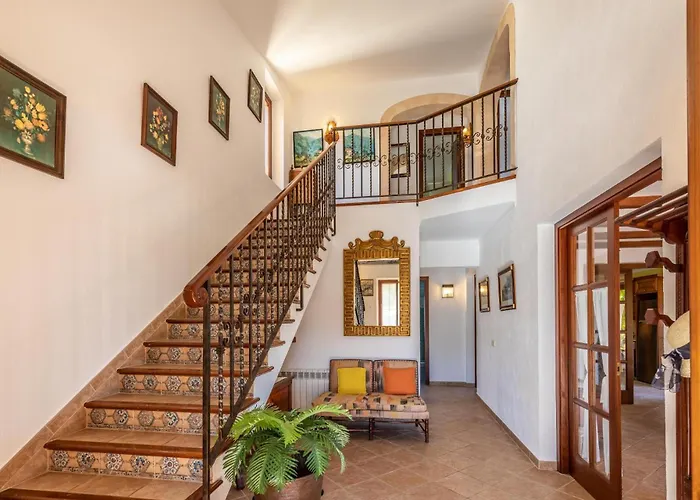 Lolivar Canaves By Vintage Travel ポレンサ