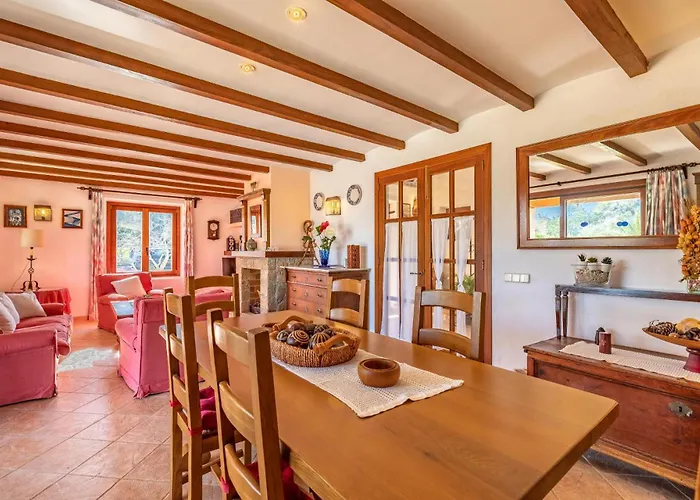 Lolivar Canaves By Vintage Travel *