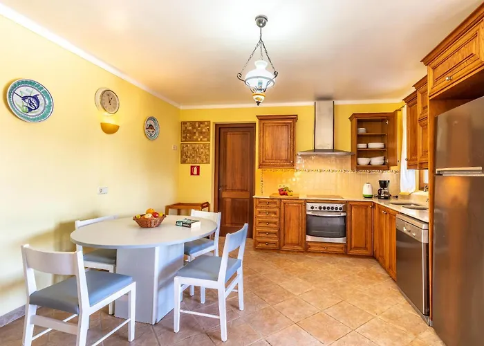 Lolivar Canaves By Vintage Travel Польенса